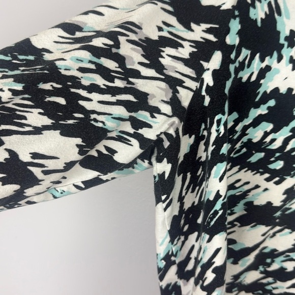 Chico's Cotton Blend Black and White Graphic 3/4 Sleeve Blouse Size 2 - Picture 9 of 9